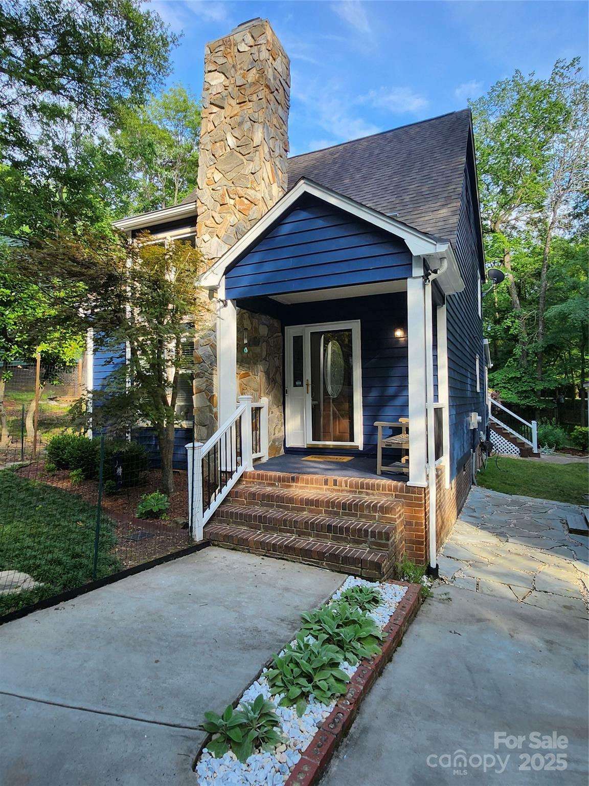 Property Photo: 27092 Village Drive SC 29708