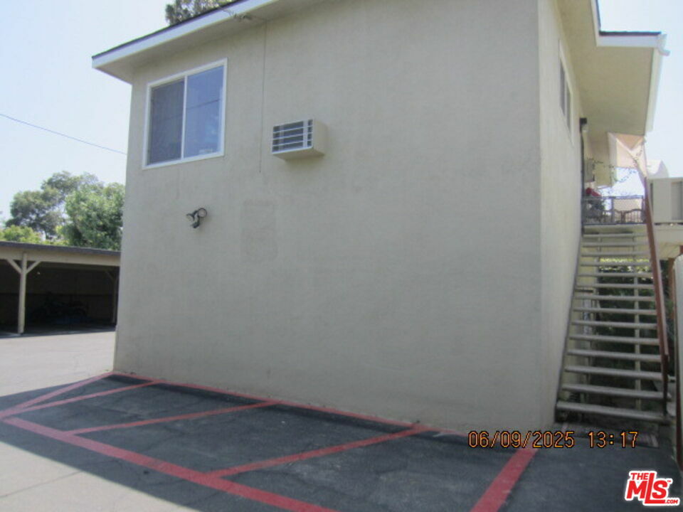 Property Photo: 4040 Verdant St CA 90039