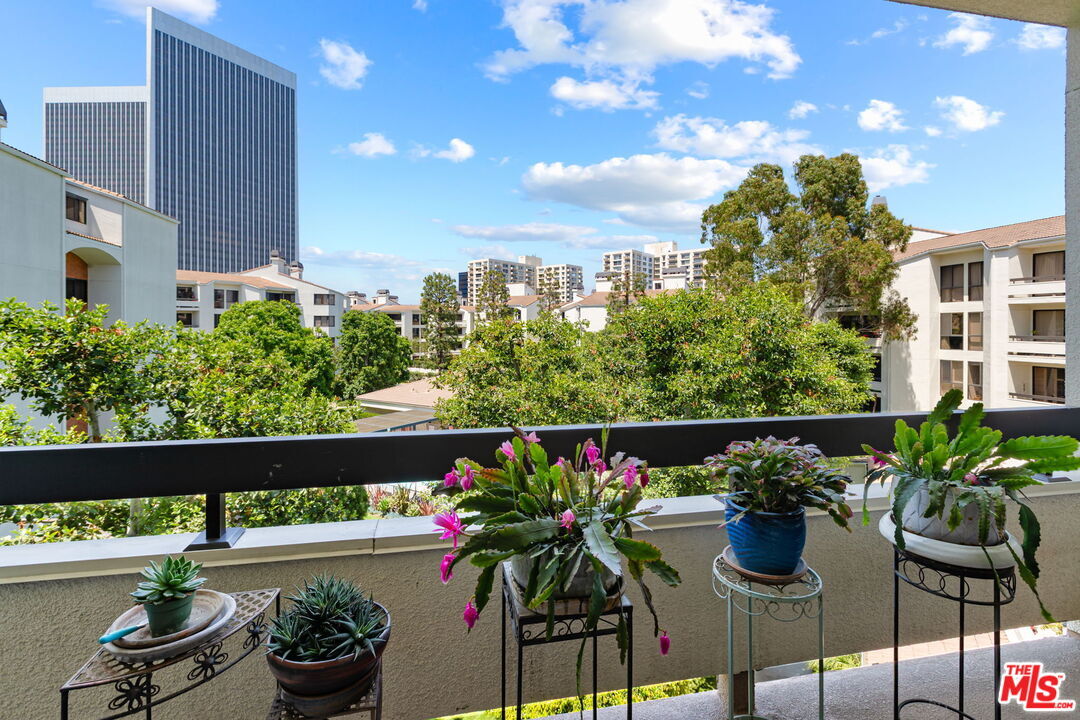 Property Photo: 2102 Century Park Ln CA 90067