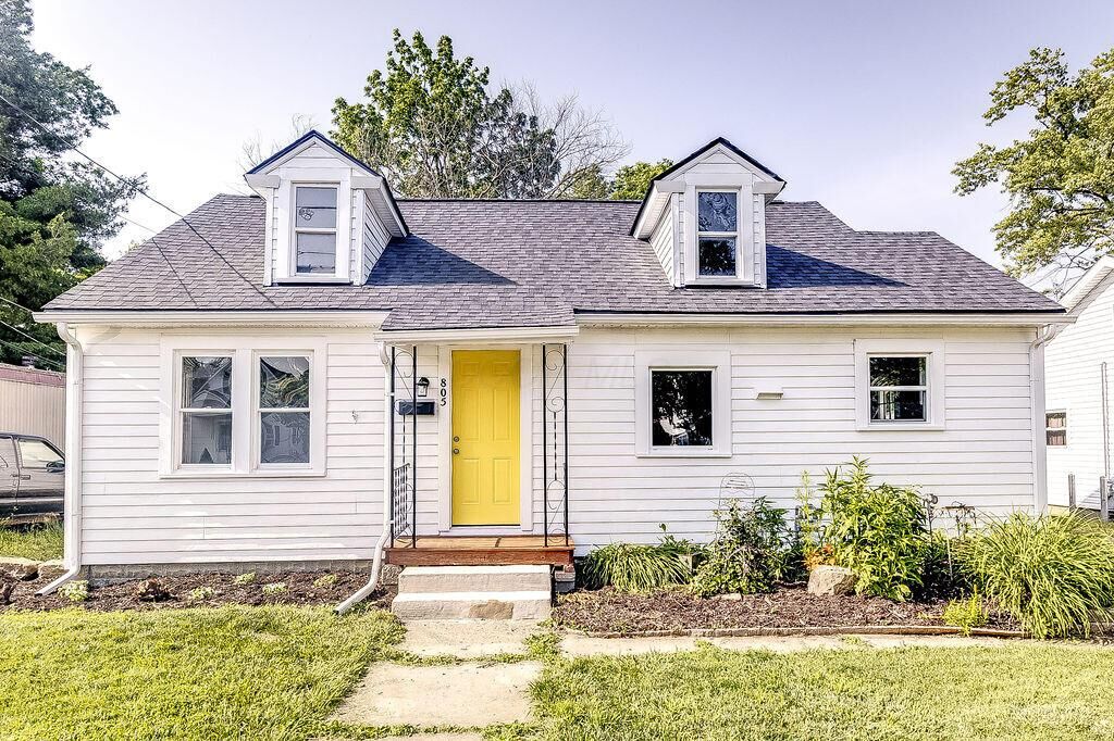 Property Photo: 805 E Burgess Street OH 43050