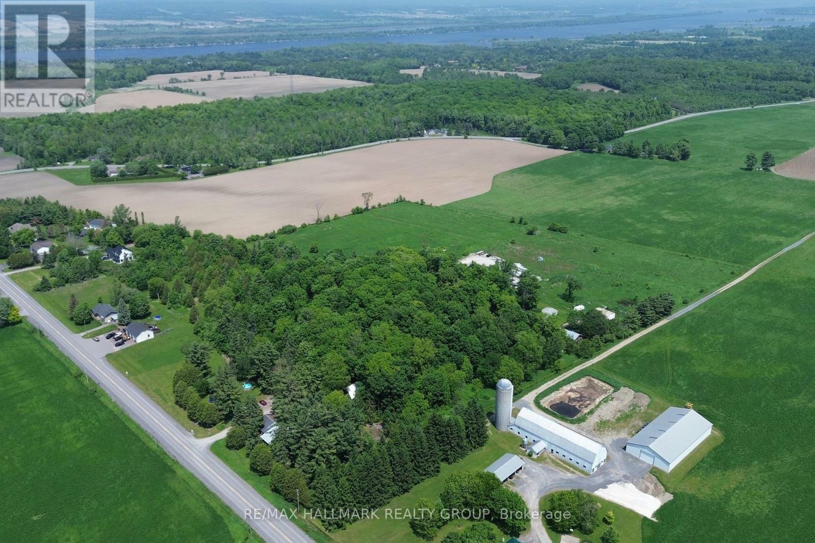 Property Photo:  1675 Dunning Road  ON K4C 1L7 