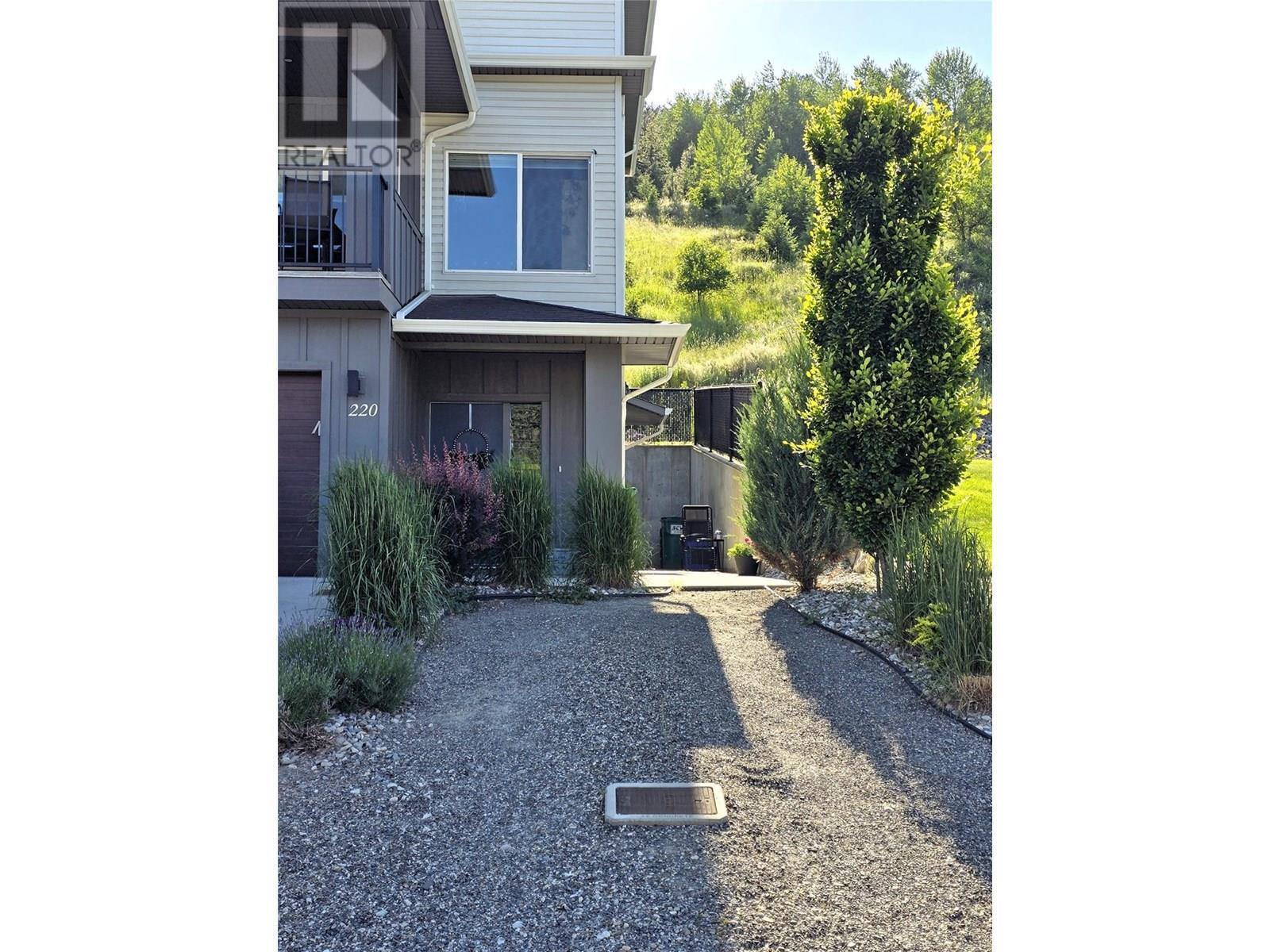Property Photo: 2092 Mountain View Avenue 120 BC V0E 2G0