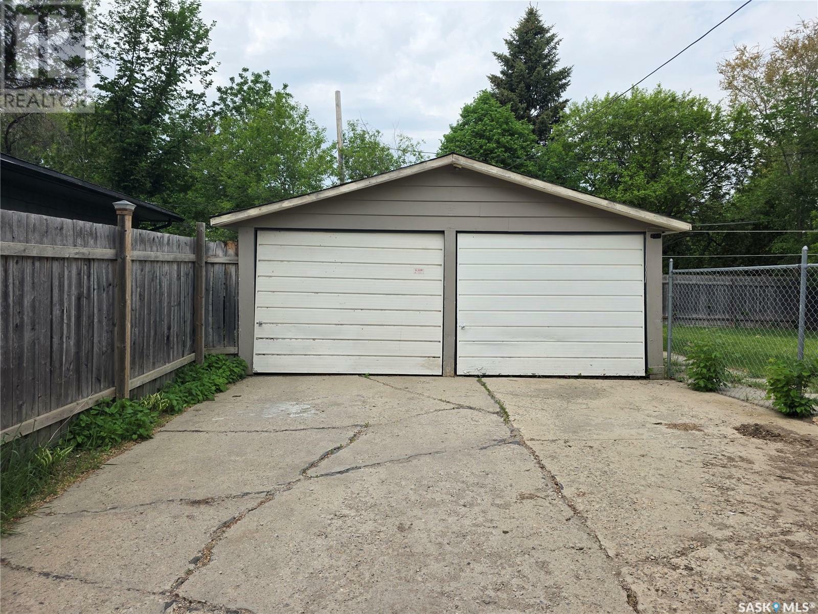 Property Photo: 1960 Cowan Crescent SK S4S 4C6