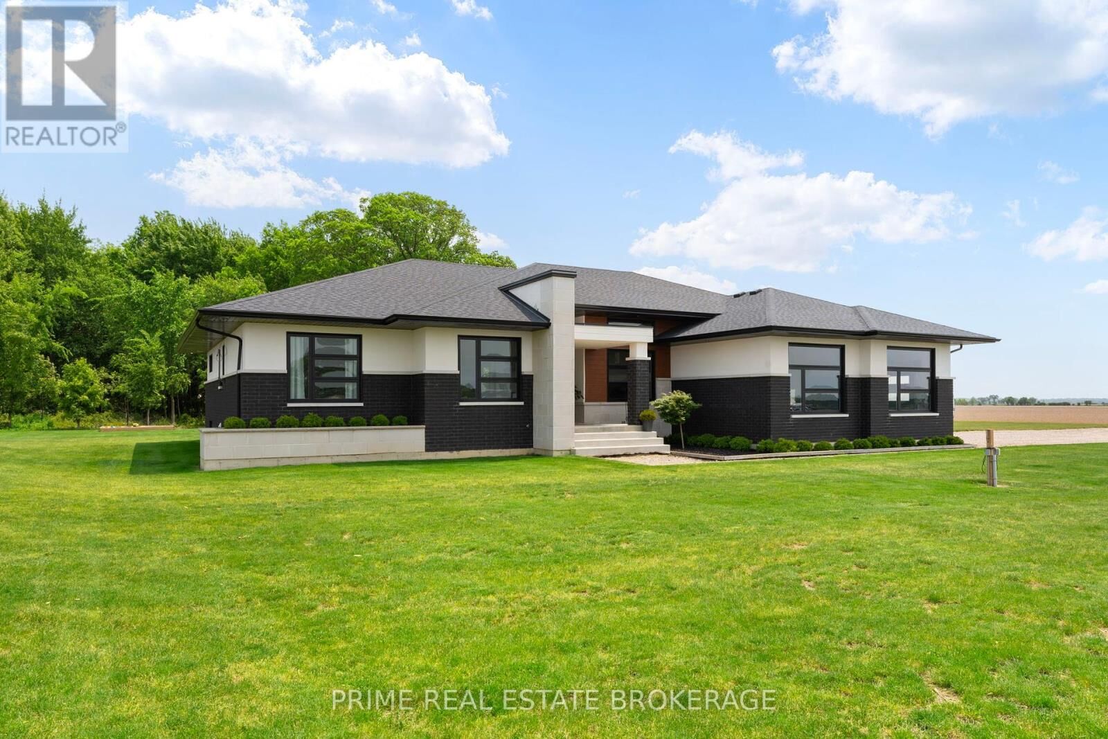Property Photo:  818 Oil Heritage Road  ON N0P 1M0 