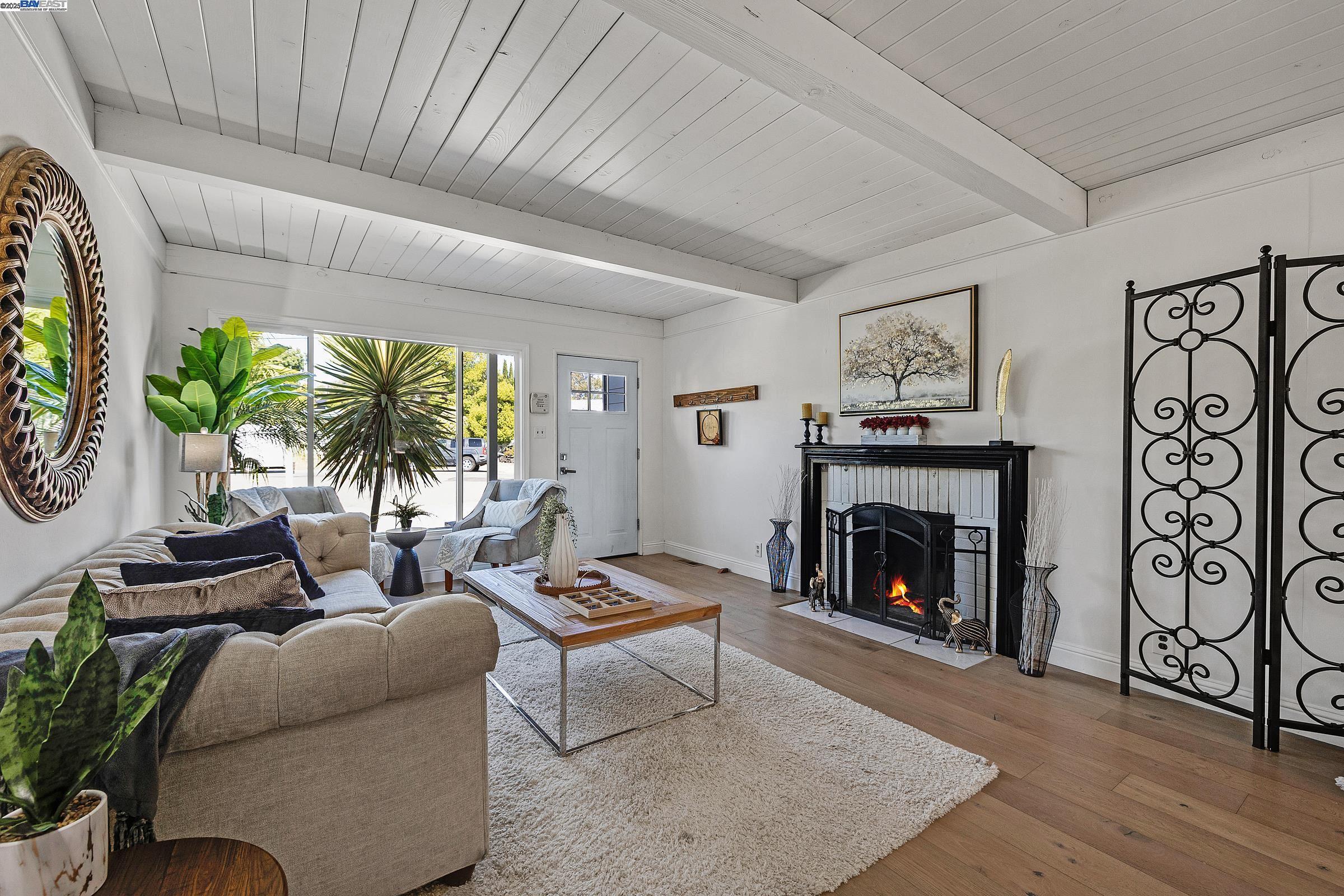 Property Photo:  20089 Emerald Ct  CA 94546 