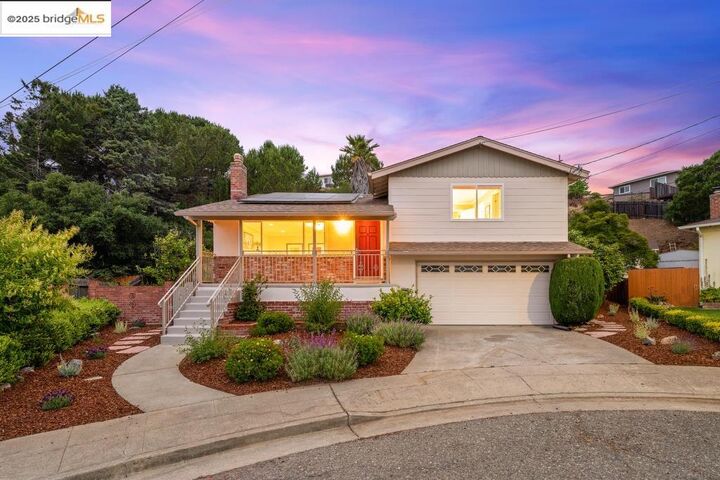 21 Maggiora Ct  Oakland CA 94605 photo