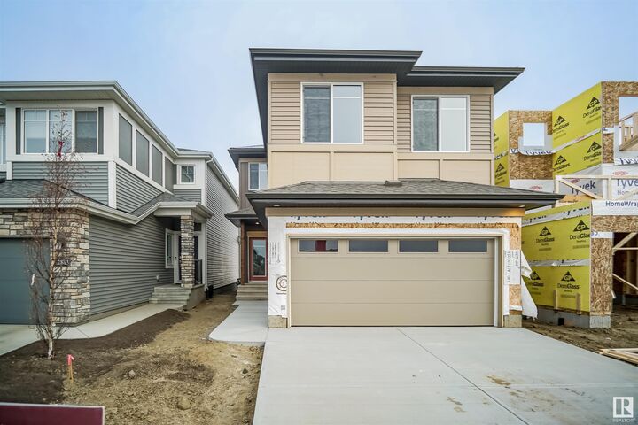 Property Photo:  133 Sunland Way  AB T8H 2Y7 