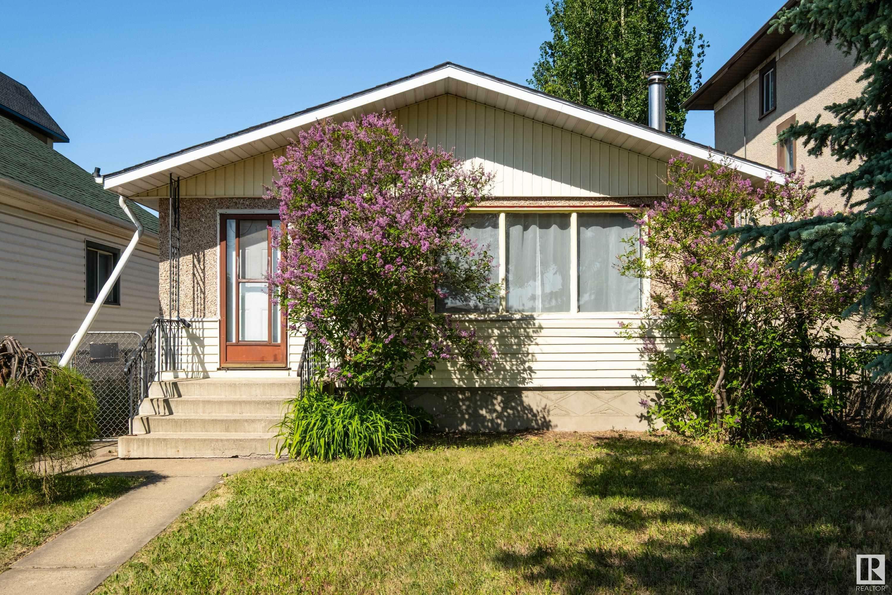 Photo de la propriété: 11406 81 Street NW AB T5B 2R6