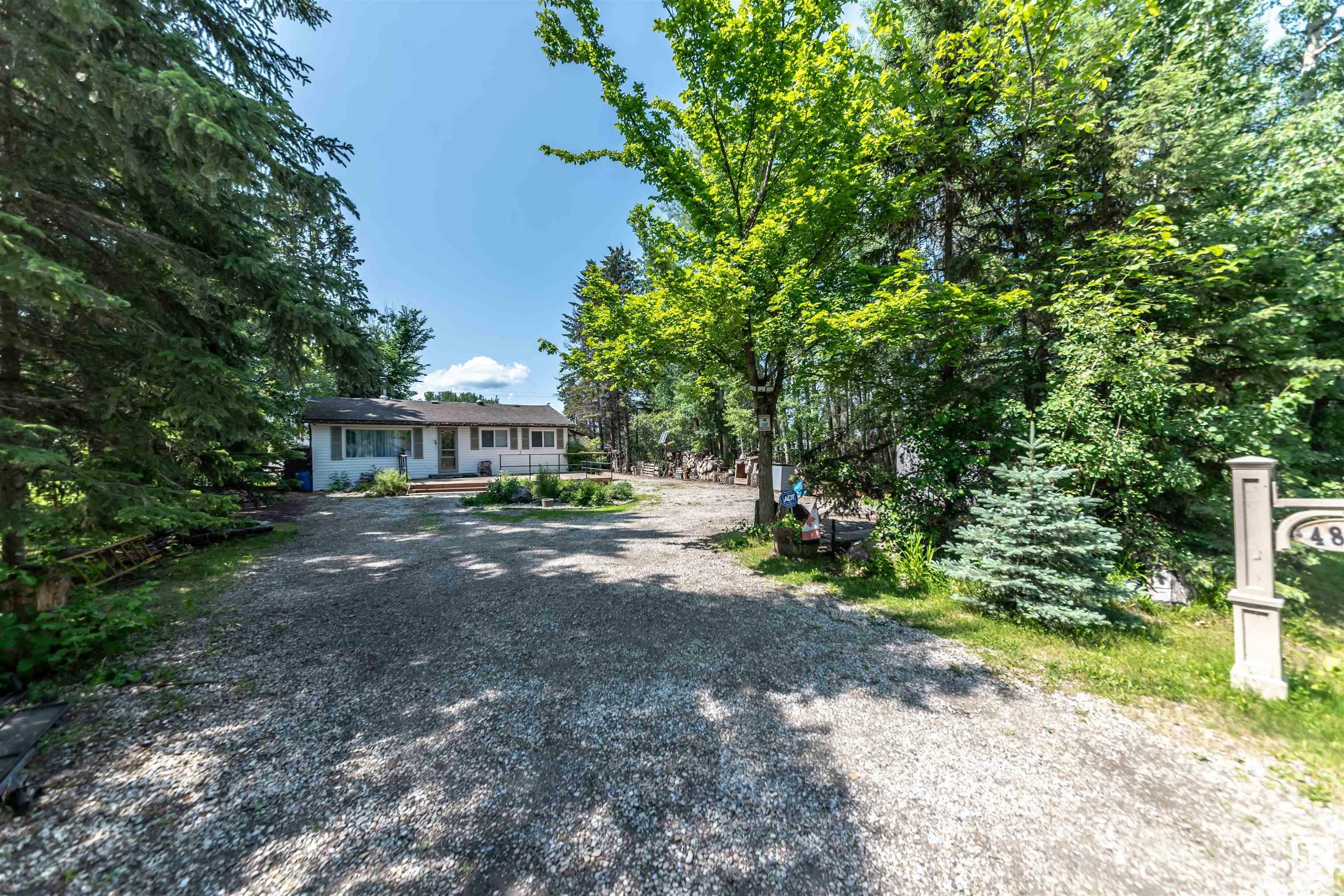 Photo de la propriété: 4824 53 Street AB T0E 0A0