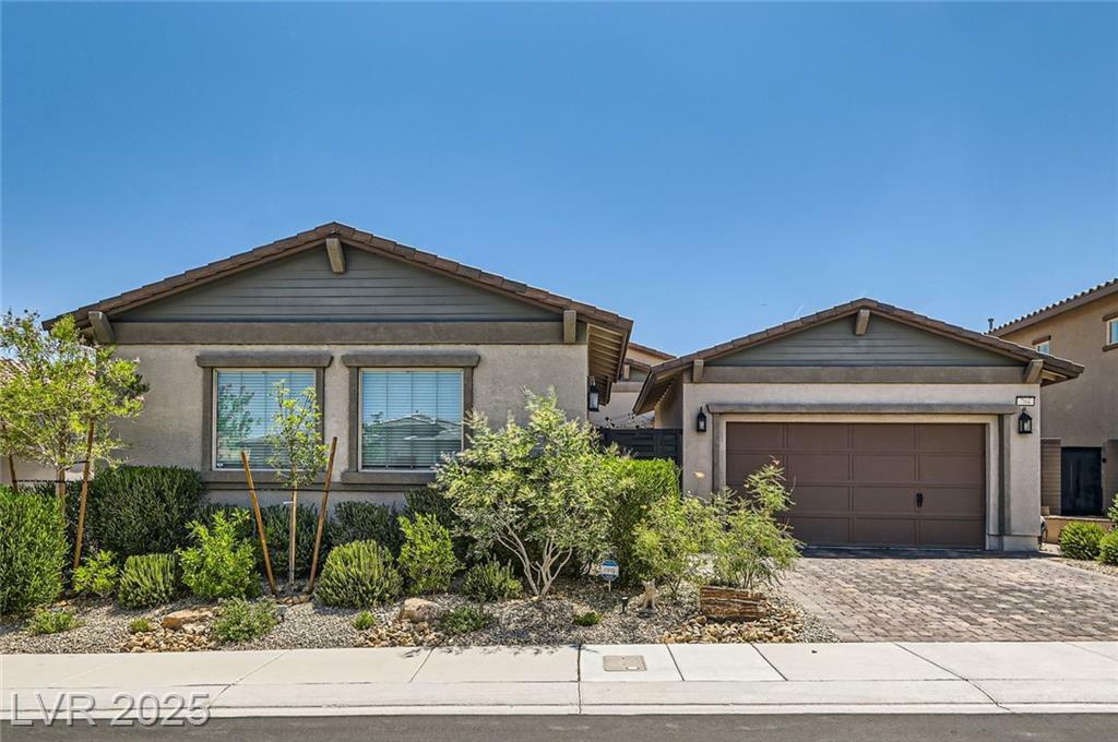 Property Photo: 704 Webber Park Street NV 89011