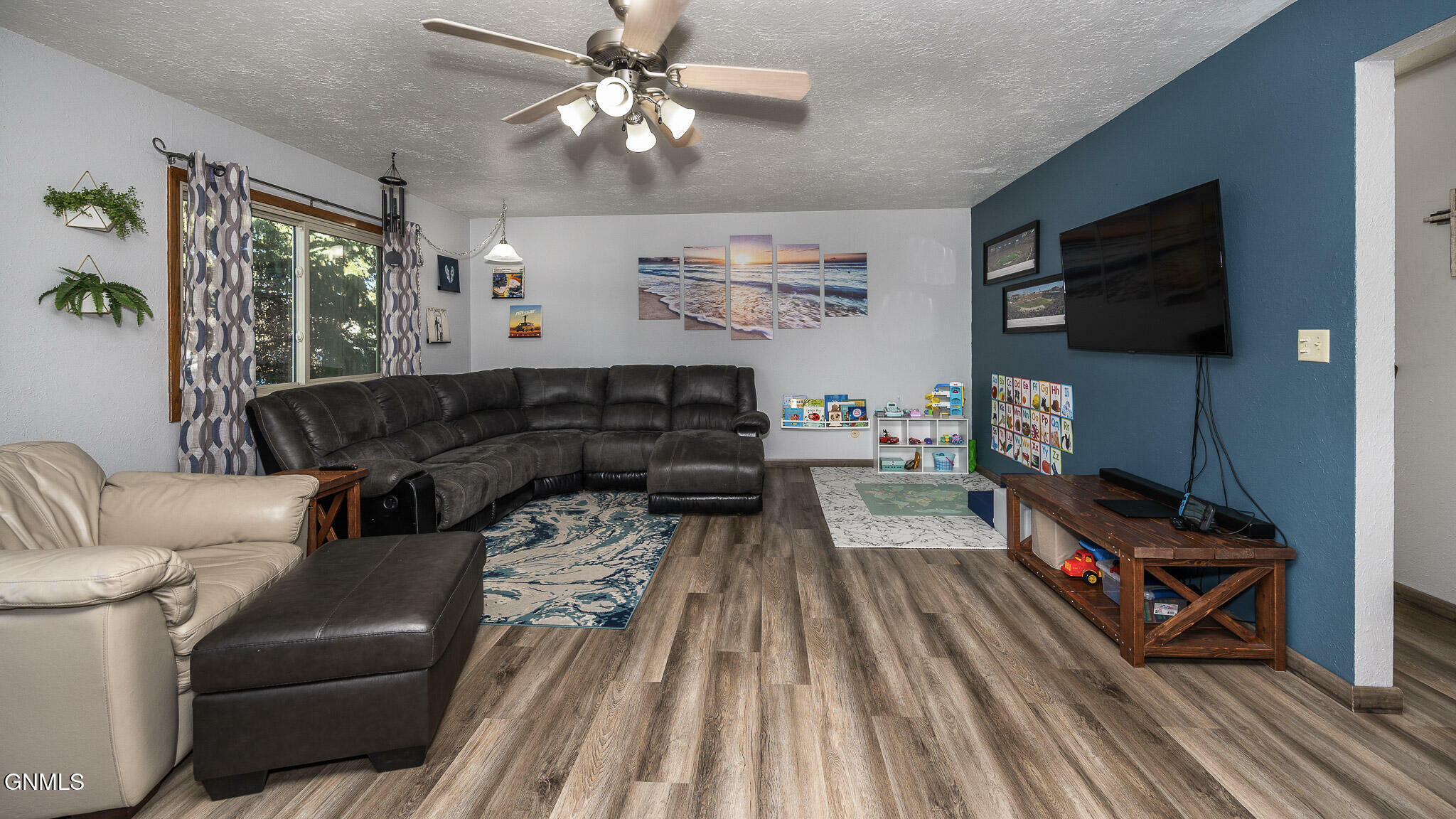 Property Photo: 606 27th Street N ND 58501