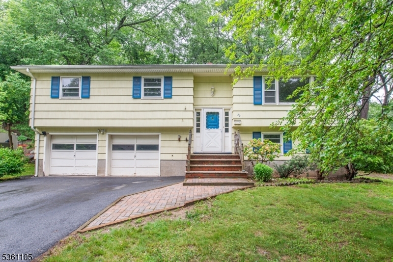 Property Photo: 30 Woodland Ct NJ 07405