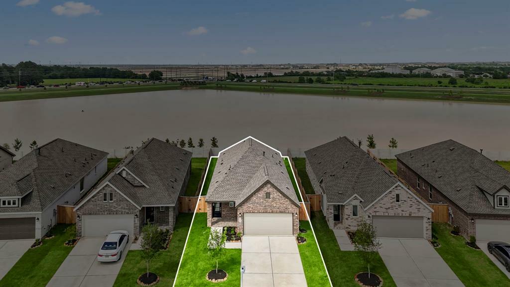 Property Photo: 6742 Sunset Velvet Drive TX 77493