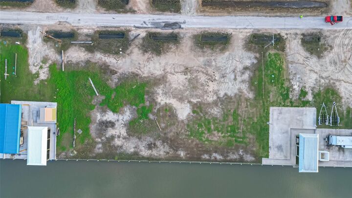 Property Photo:  1109 Gator Point  TX 77650 