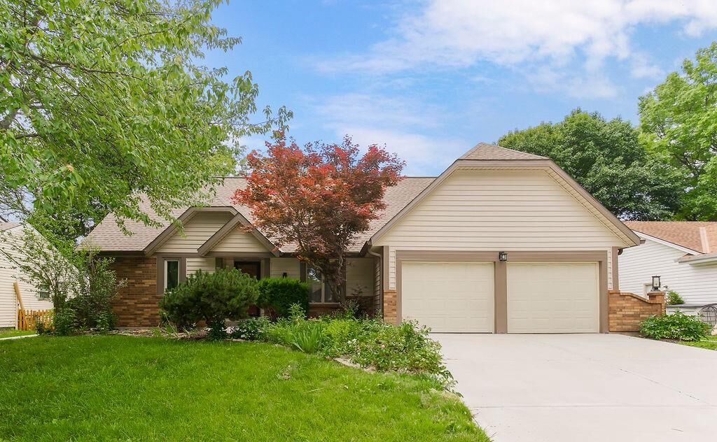 Property Photo: 332 N Cherry Street KS 66030