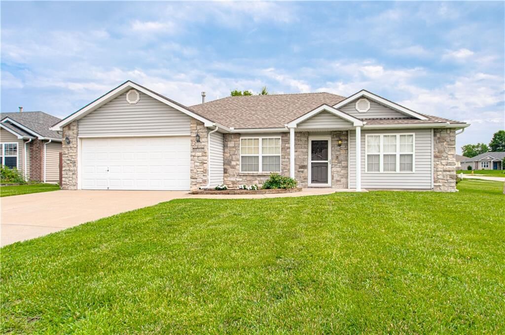 Property Photo:  1012 Bristol Drive  MO 64083 