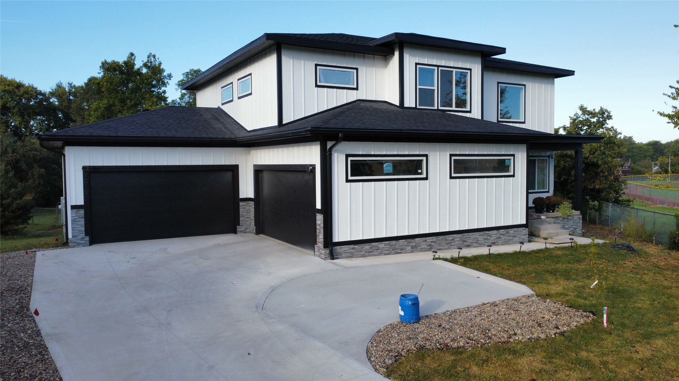 Property Photo: 1010 Frederick Avenue IA 50315