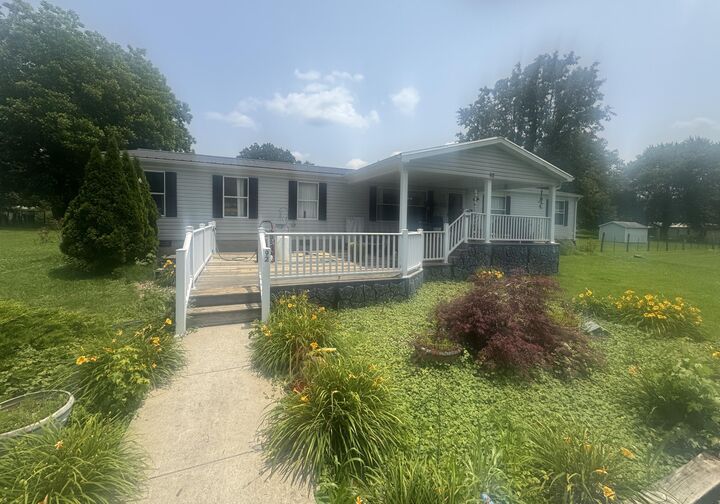Property Photo: 92 Spring Meadow Circle Circle KY 42718
