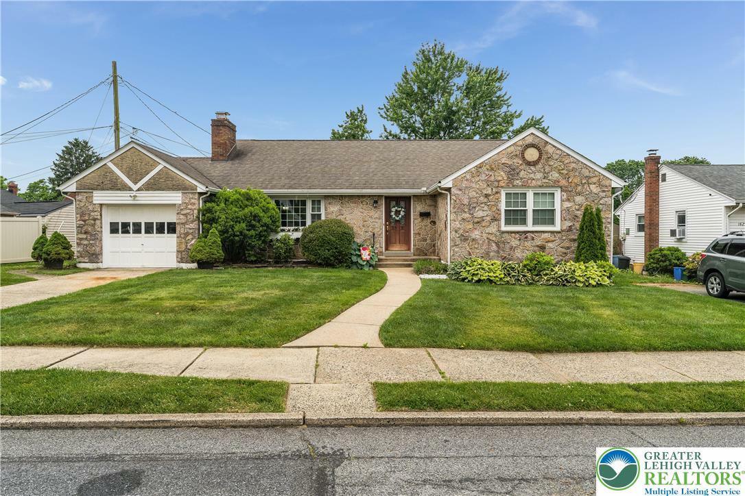 Property Photo: 1819 Snyder PA 18017
