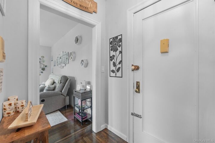 Property Photo:  472 Gramatan Avenue Dd3  NY 10552 