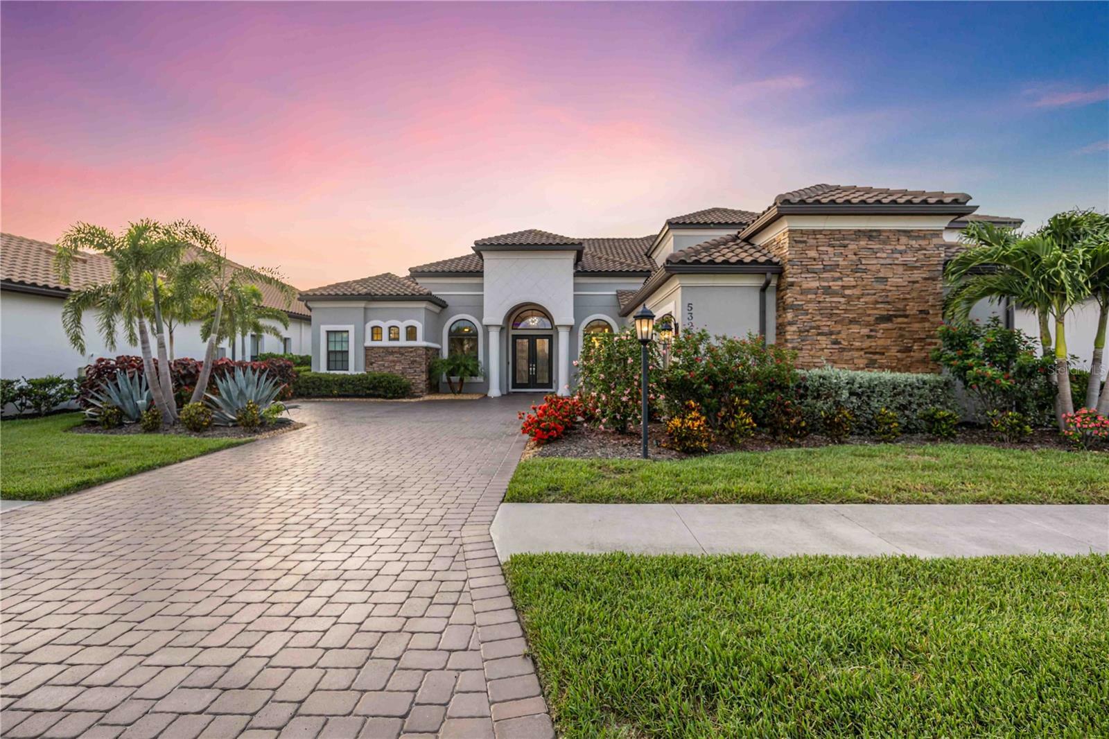 Property Photo: 5328 Brookgrove Drive FL 34238