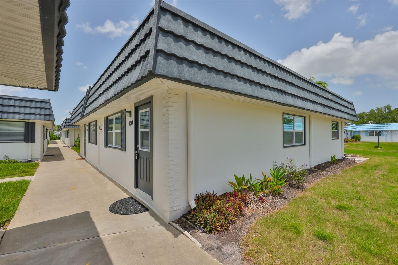 Property Photo: 301 Kings Boulevard 130 FL 33573