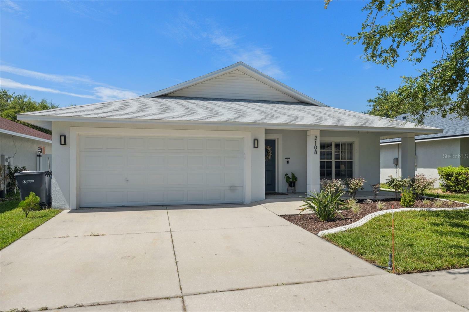 Property Photo: 2108 Delightful Drive FL 33570