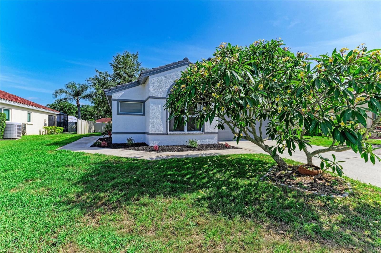 Property Photo: 5508 83rd Terrace E FL 34243