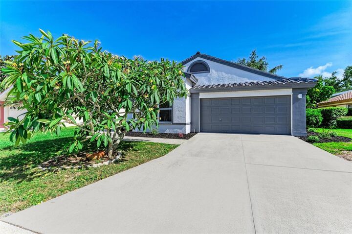 Property Photo:  5508 83rd Terrace E  FL 34243 