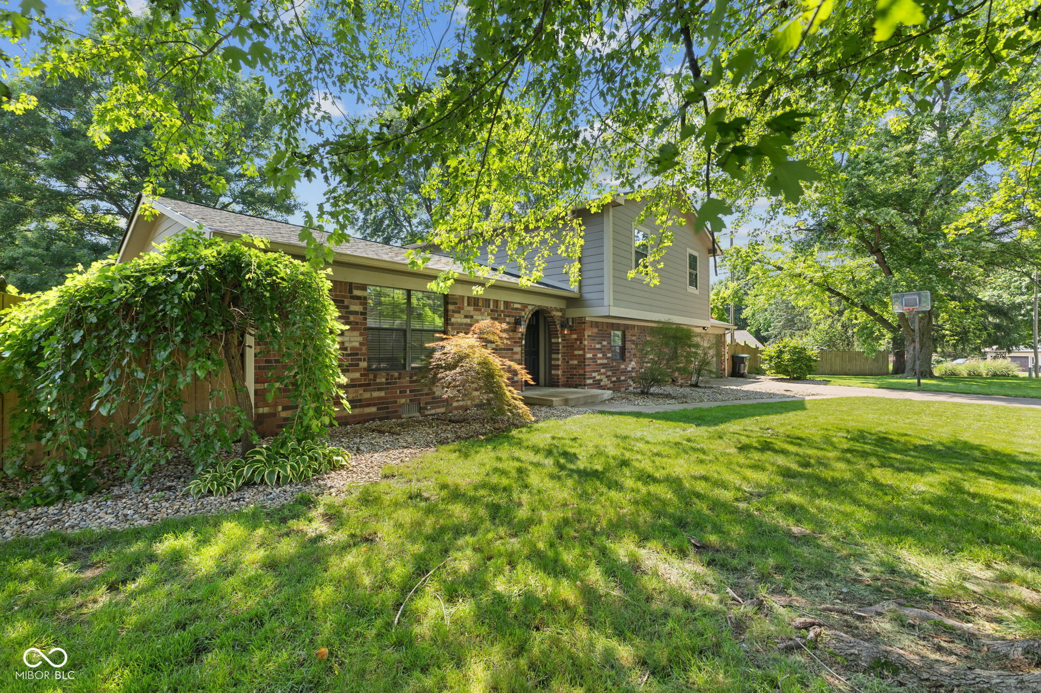 Property Photo: 750 Hillcrest Drive IN 46142