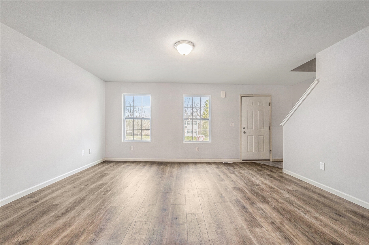 Property Photo:  606 Arizona Boulevard  MI 49093 