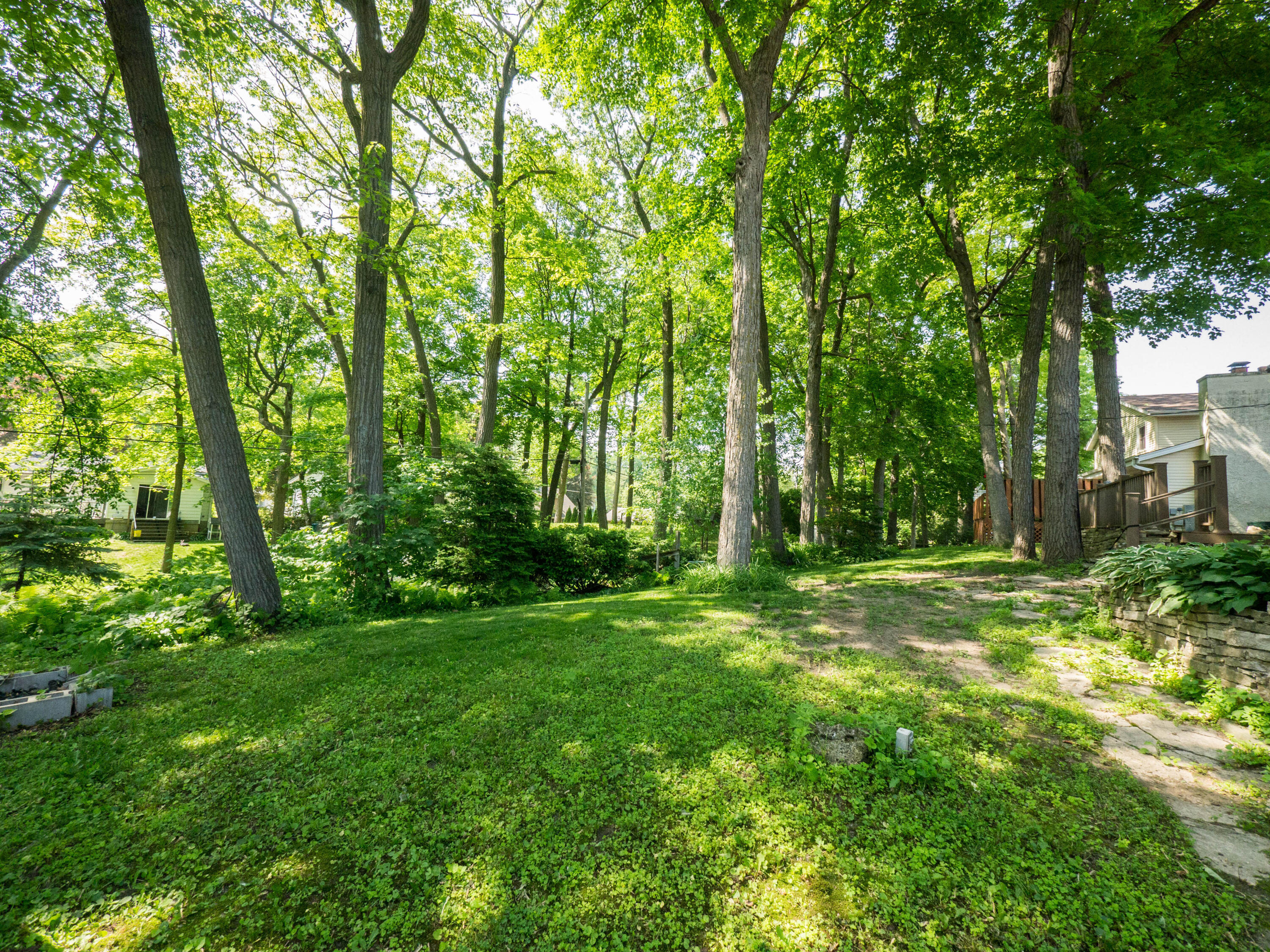 Property Photo: 614 Decker Dr WI 53090