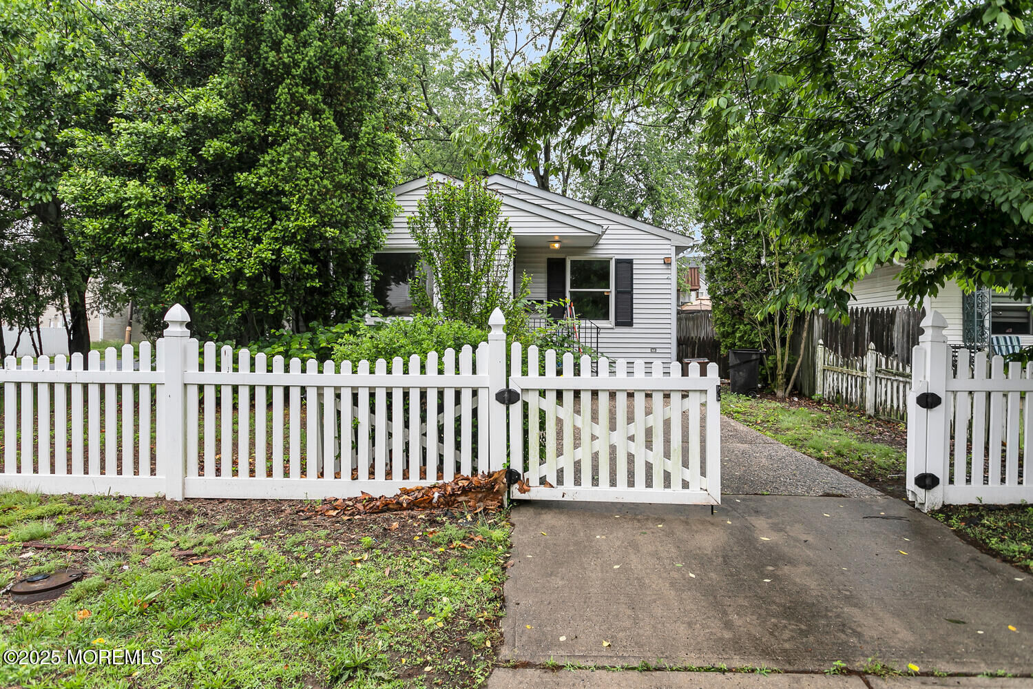 Property Photo:  204 Raritan Street  NJ 07735 