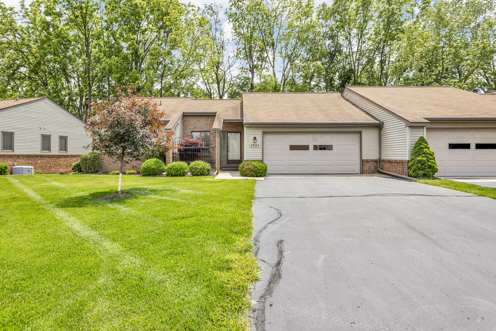 Property Photo: 2905 S Wood Dale Drive MI 49203