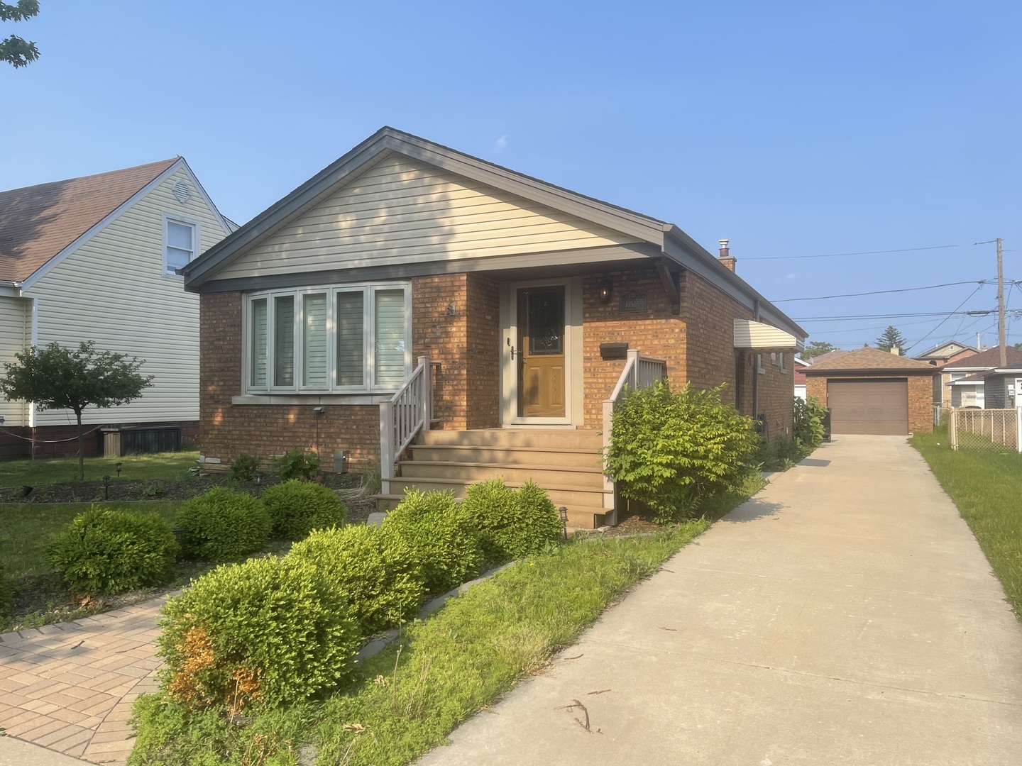 Property Photo: 10505 S Central Park Avenue IL 60655
