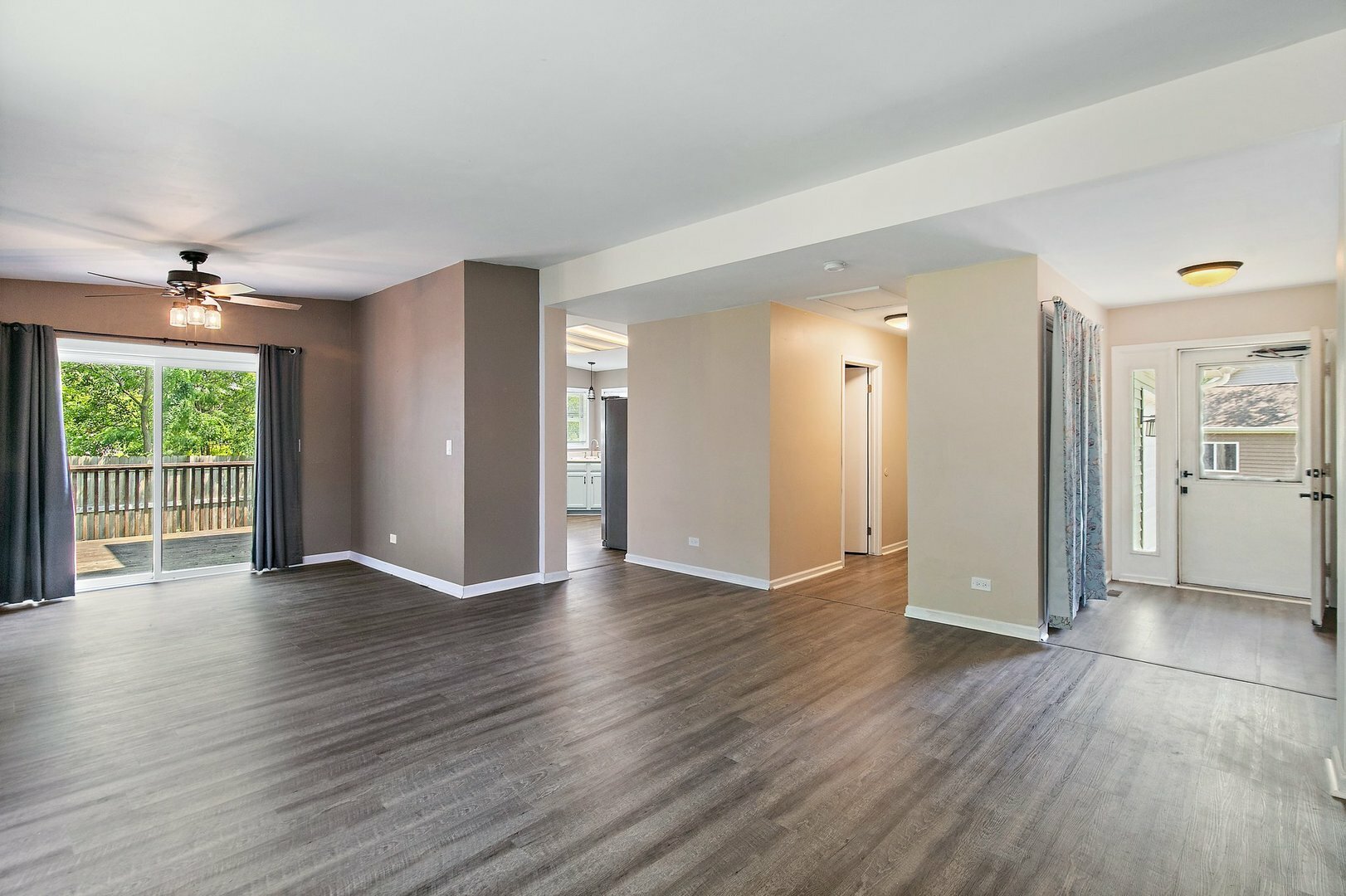 Property Photo: 17 Autumn Lane IL 60107