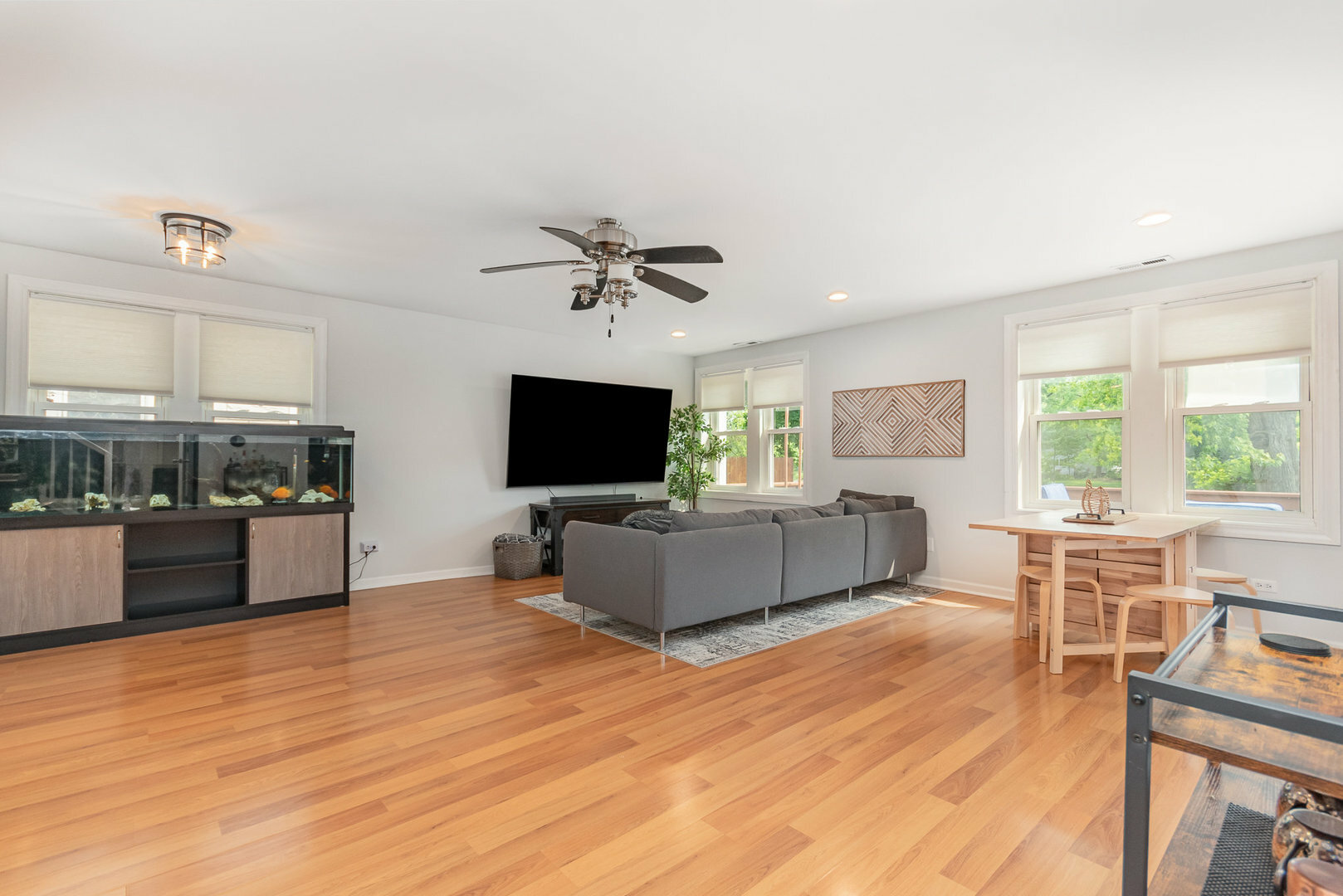 Property Photo: 1237 Fox River Drive IL 60102