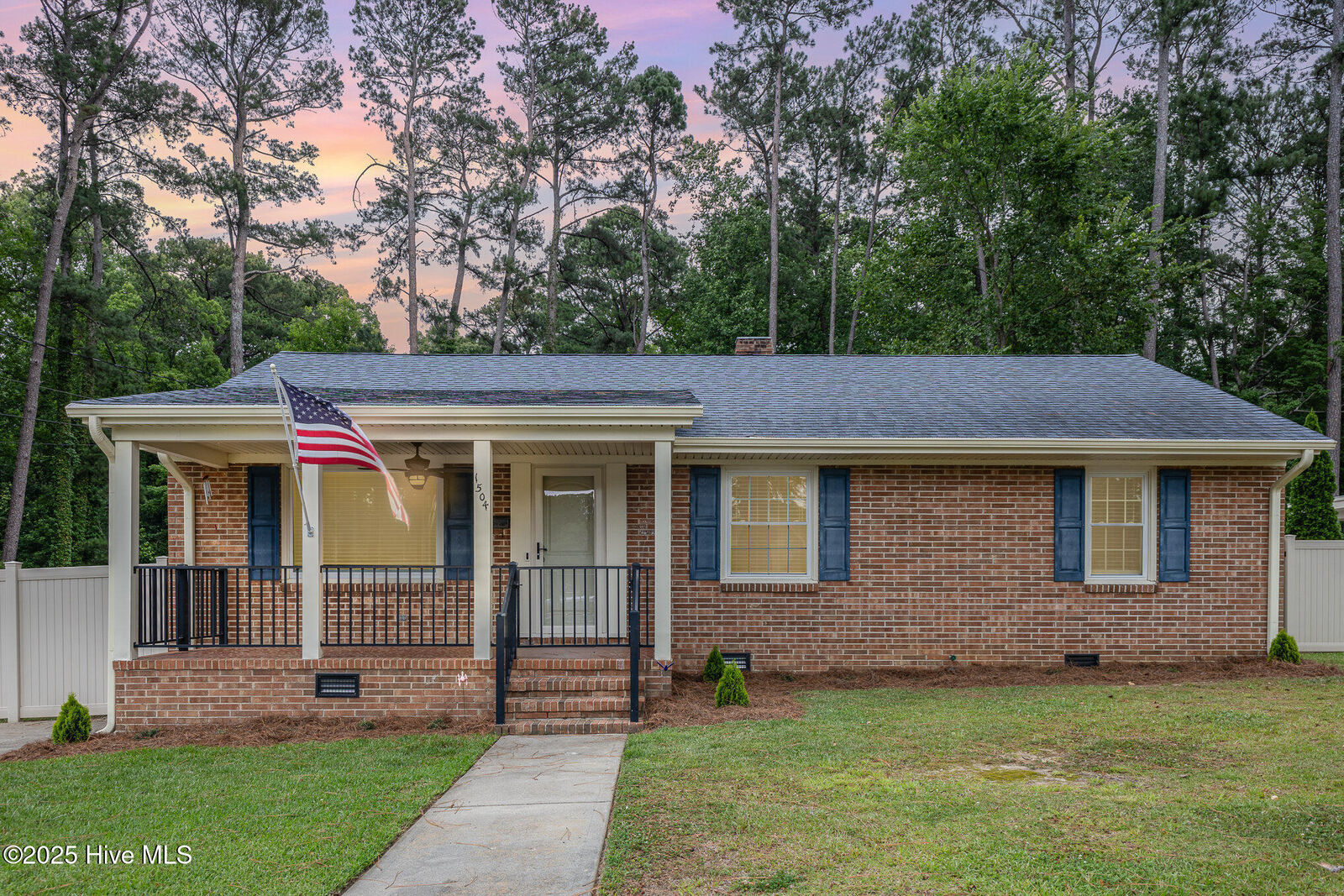Property Photo: 1504 Woodside Drive W NC 27893