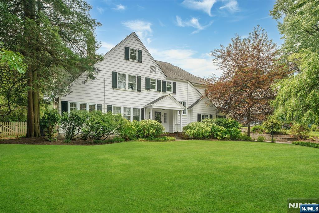 Property Photo:  59 West Road  NJ 07078 