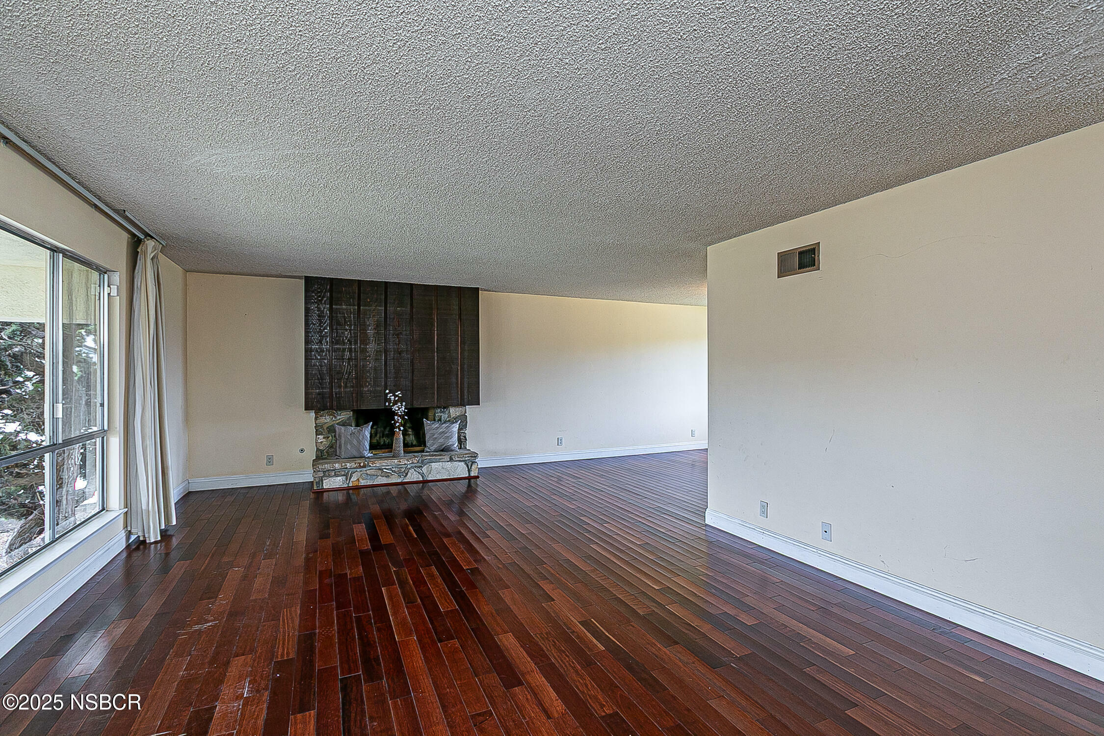 Property Photo: 1035 Brookside Avenue CA 93455