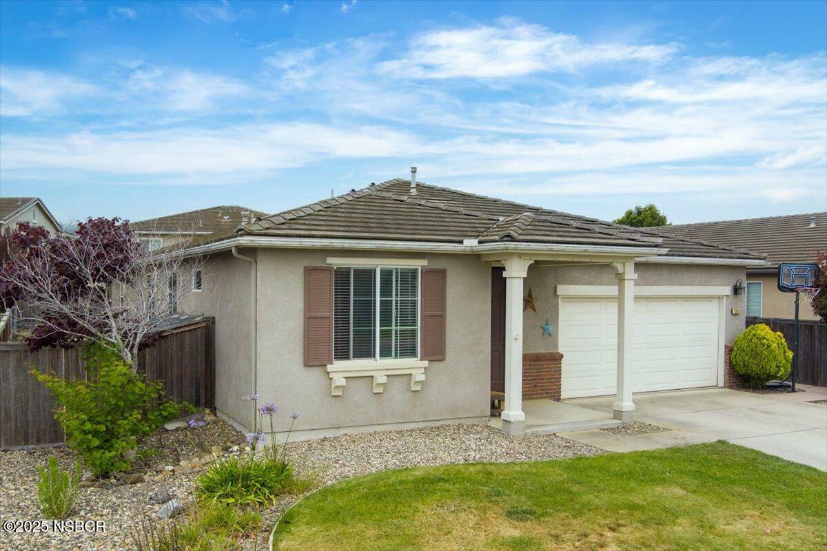 Property Photo: 2010 San Antonio Court CA 93436
