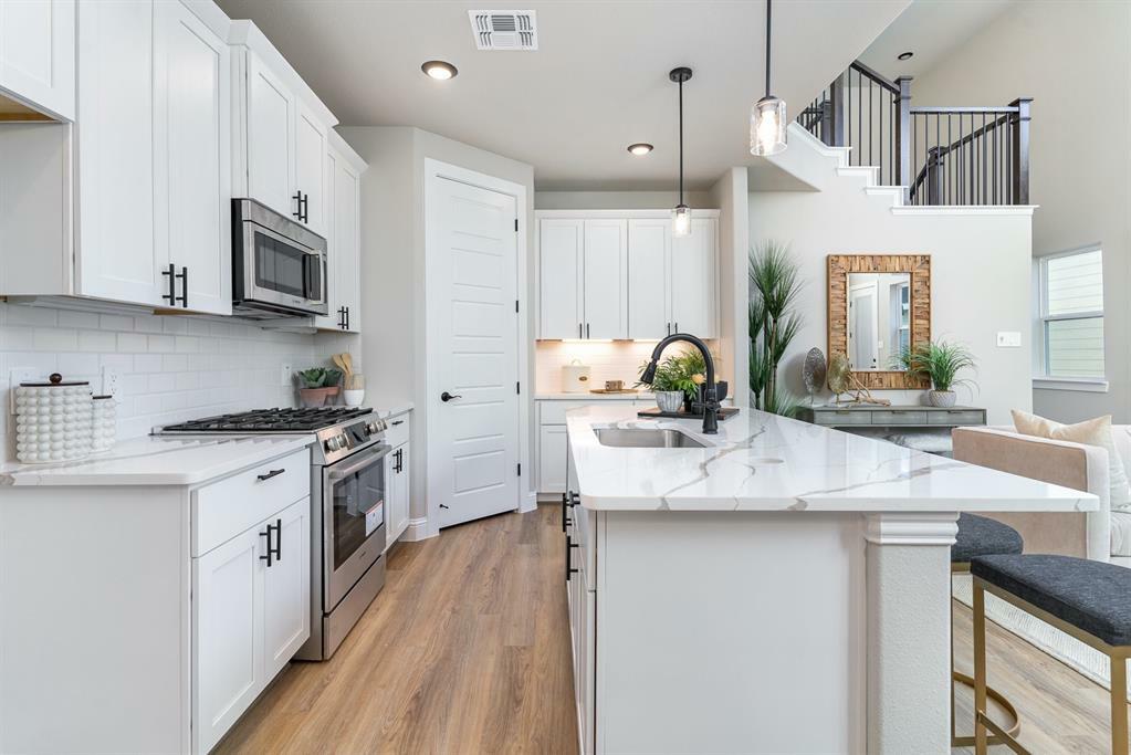 Property Photo: 7317 Parsons Mews TX 75088