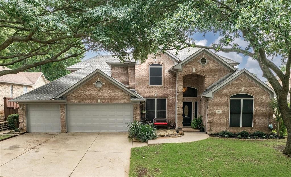 Property Photo:  2721 Thistlewood Court  TX 75022 
