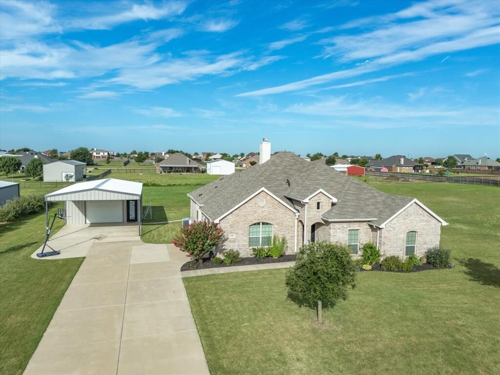 Property Photo: 1109 Cashew Drive TX 76084