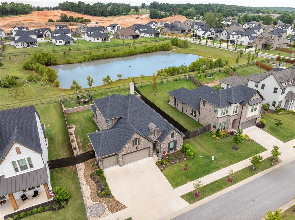 Property Photo: 3918 W Violet Street AR 72704