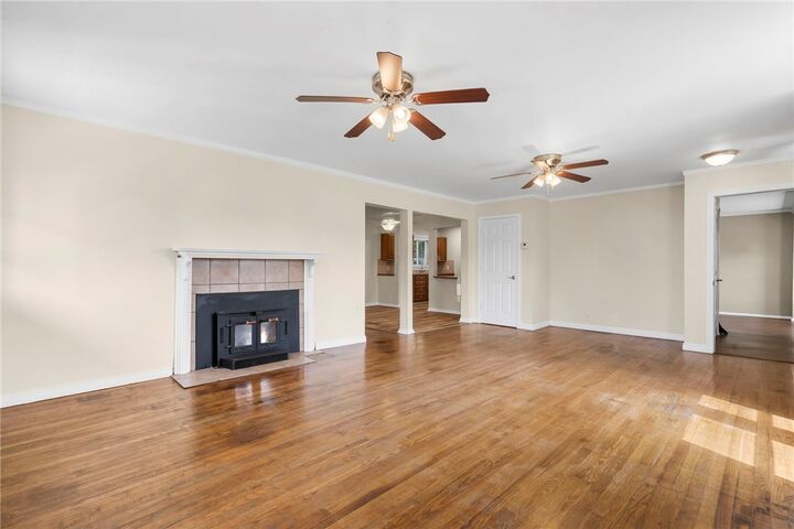 Property Photo:  520 S 13th Street  AR 72758 