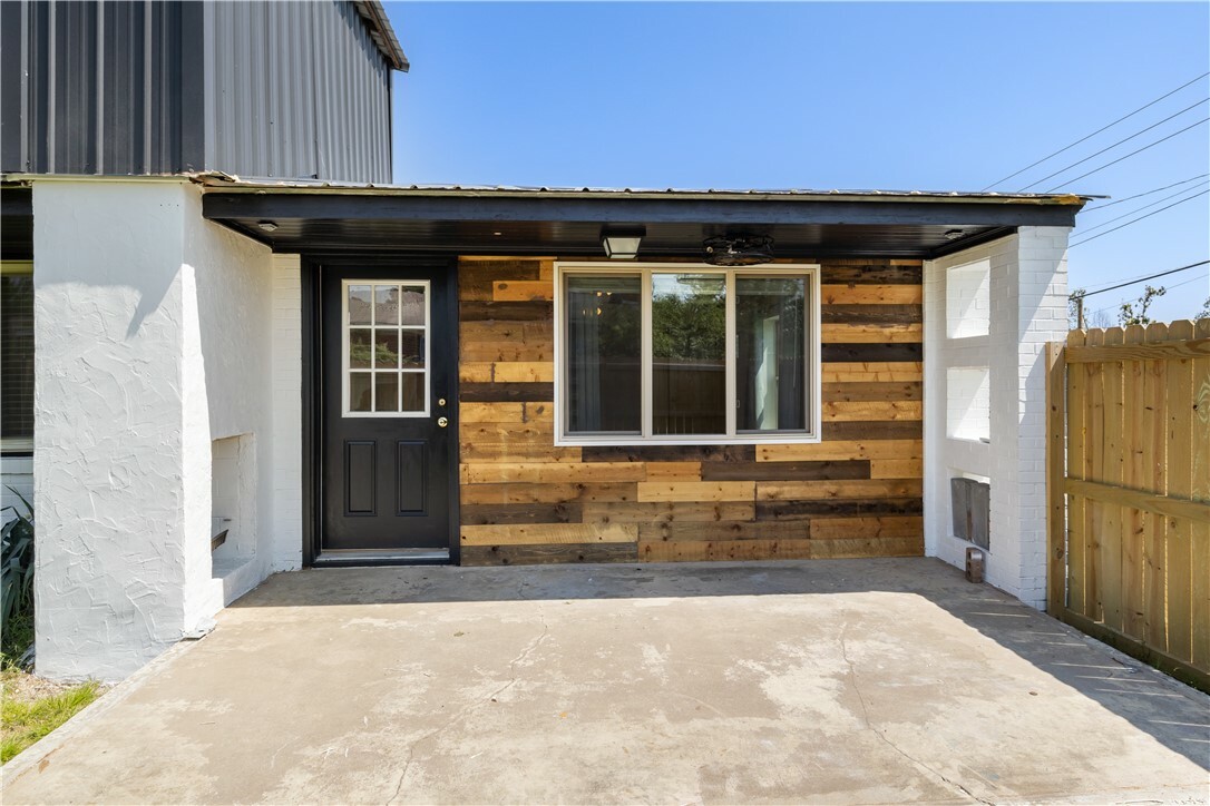 Property Photo: 520 S 13th Street AR 72758