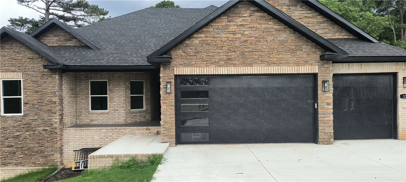Property Photo: 12 Ellesmere Lane AR 72714