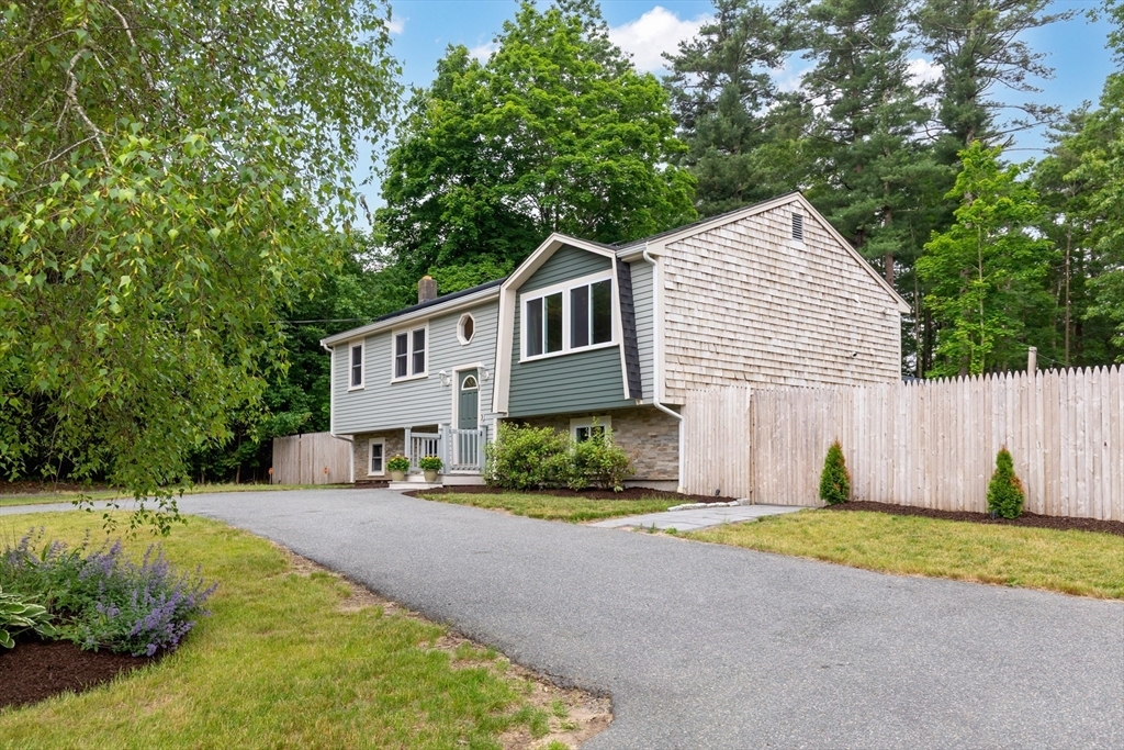 Property Photo: 1 Lakenham Dr MA 02330