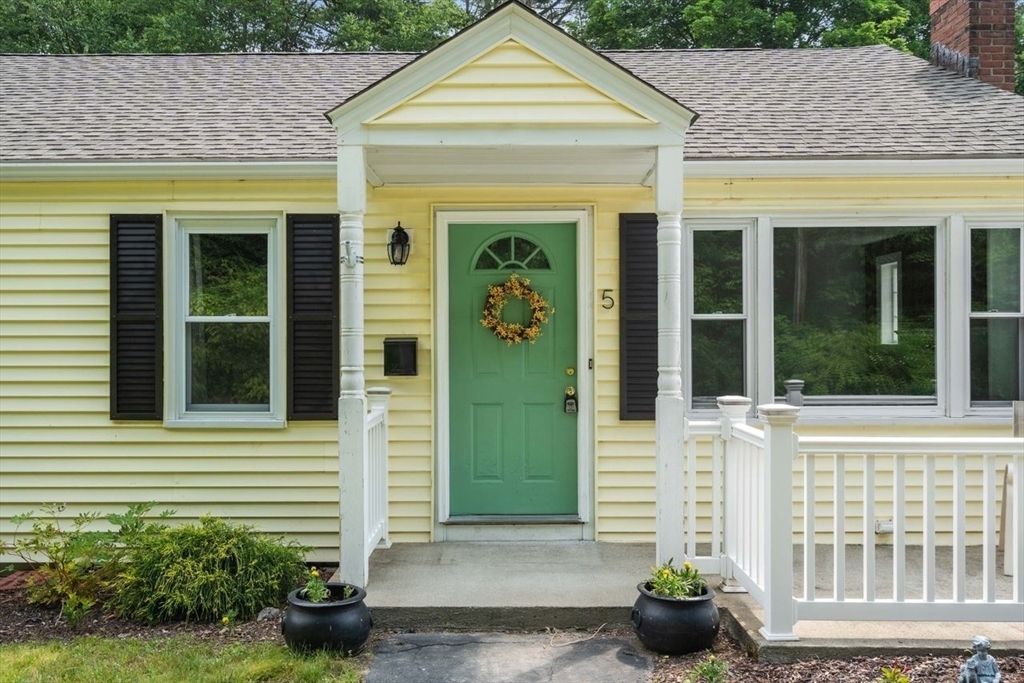 Property Photo: 5 Esper Ave MA 01602